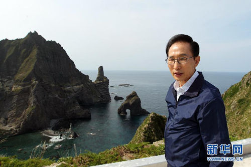 　　8月10日，韓國總統(tǒng)李明博登上與日本存在主權(quán)爭議的獨島（日本稱竹島）視察。（來源：網(wǎng)絡(luò)）