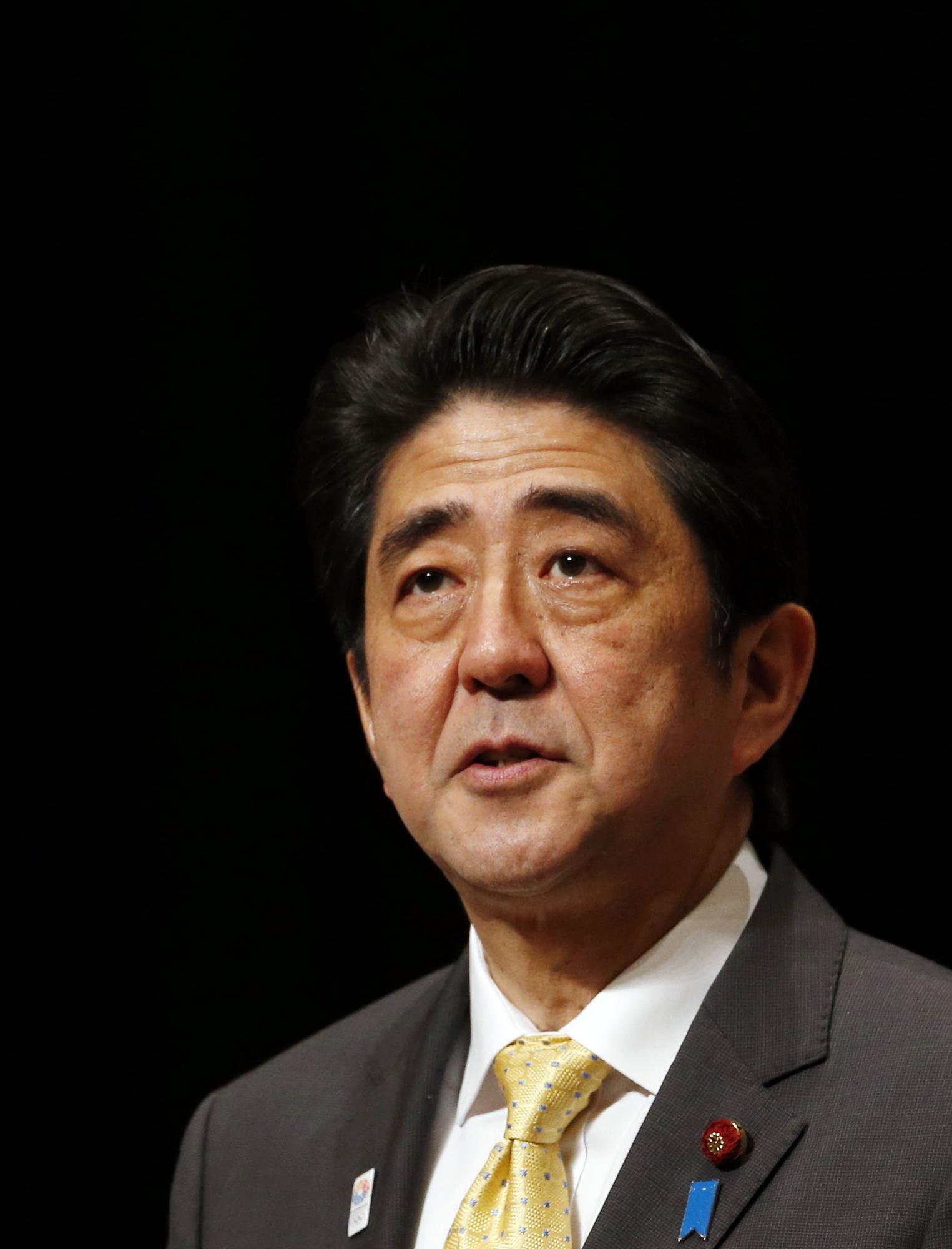 2月7日，日本首相安倍晉三出席一個(gè)名為“要求北方領(lǐng)土全國(guó)大會(huì)”的民眾集會(huì)。