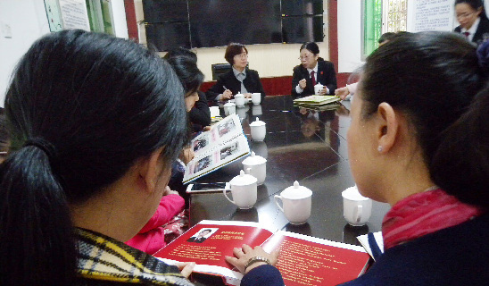 市直機(jī)關(guān)婦委會組織婦女干部向黃志麗法官“求經(jīng)取寶”