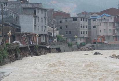 福建周寧縣普降暴雨 鄉(xiāng)鎮(zhèn)24小時(shí)過程雨量最高達(dá)200毫米