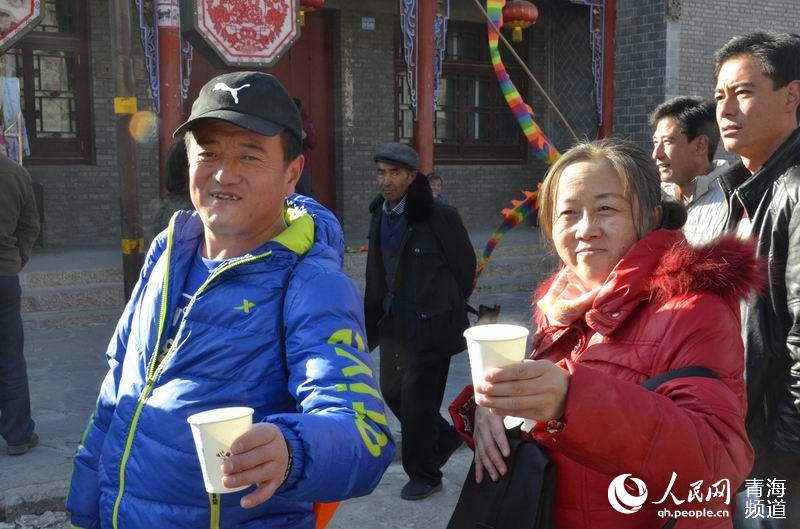網(wǎng)絡媒體走轉(zhuǎn)改:古城萬人慶臘八 粥香暖心迎新年【7】