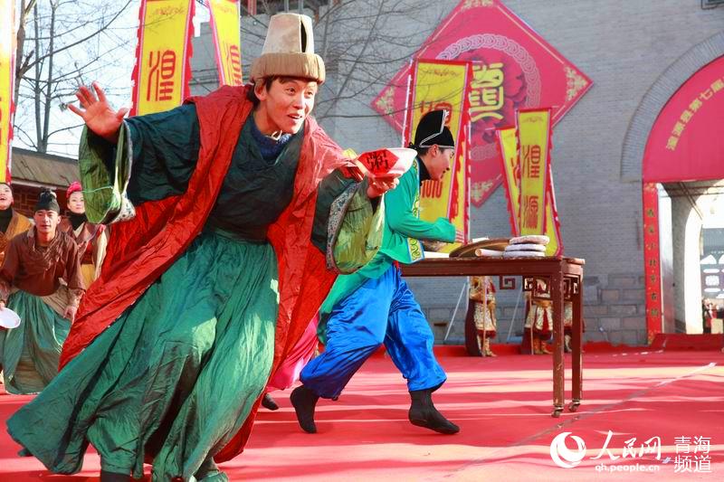 網(wǎng)絡媒體走轉(zhuǎn)改:古城萬人慶臘八 粥香暖心迎新年【14】