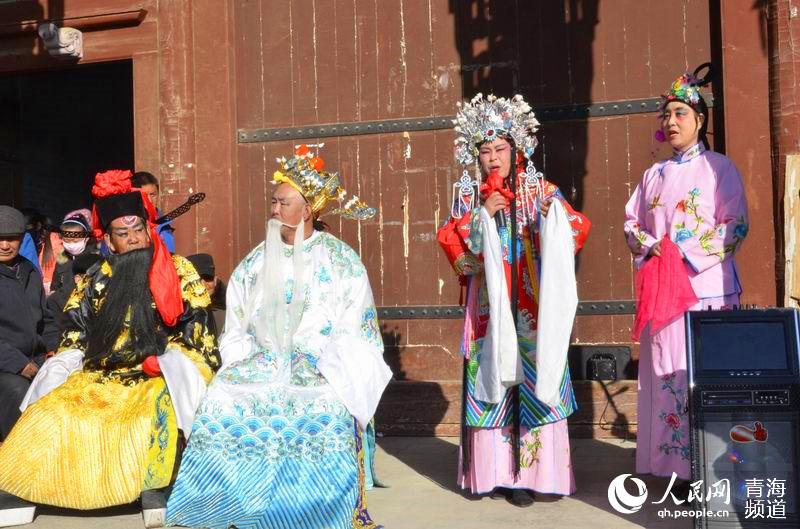 網(wǎng)絡媒體走轉(zhuǎn)改:古城萬人慶臘八 粥香暖心迎新年【17】