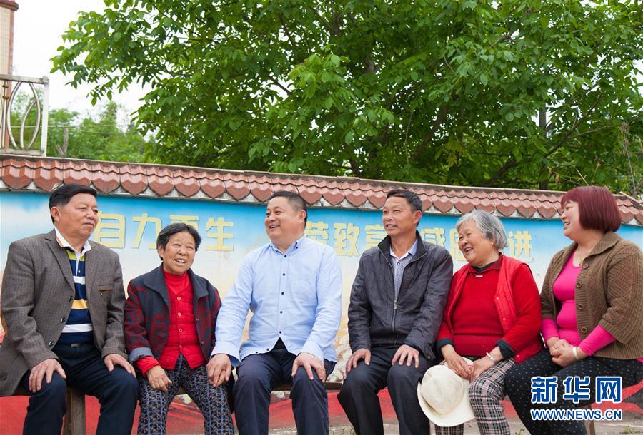 （新華全媒頭條·十九大特別報(bào)道·圖文互動(dòng)）（10）為了全體人民對美好生活的追求——從黨的十九大看黨始終不渝的奮斗目標(biāo)