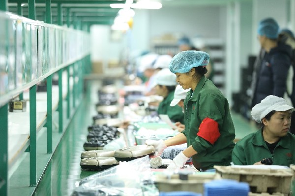 拼多多推出“新品牌計(jì)劃”，扶持1000家“拼工廠”品牌升級(jí)