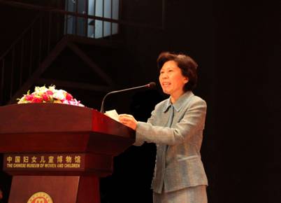 2011年5月14日下午，全國婦聯(lián)書記處書記、中國婦女兒童博物館館長趙東花宣布“好媽好爸大講堂”家庭教育指導(dǎo)活動正式開講