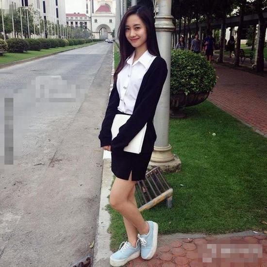 越南大學(xué)?;滩杳米呒t 高顏值似Anglebaby