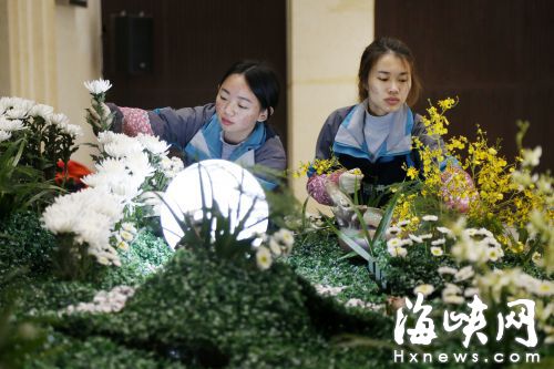 90后殯葬花藝師:鮮花裝點靈堂 寧靜中緬懷先人